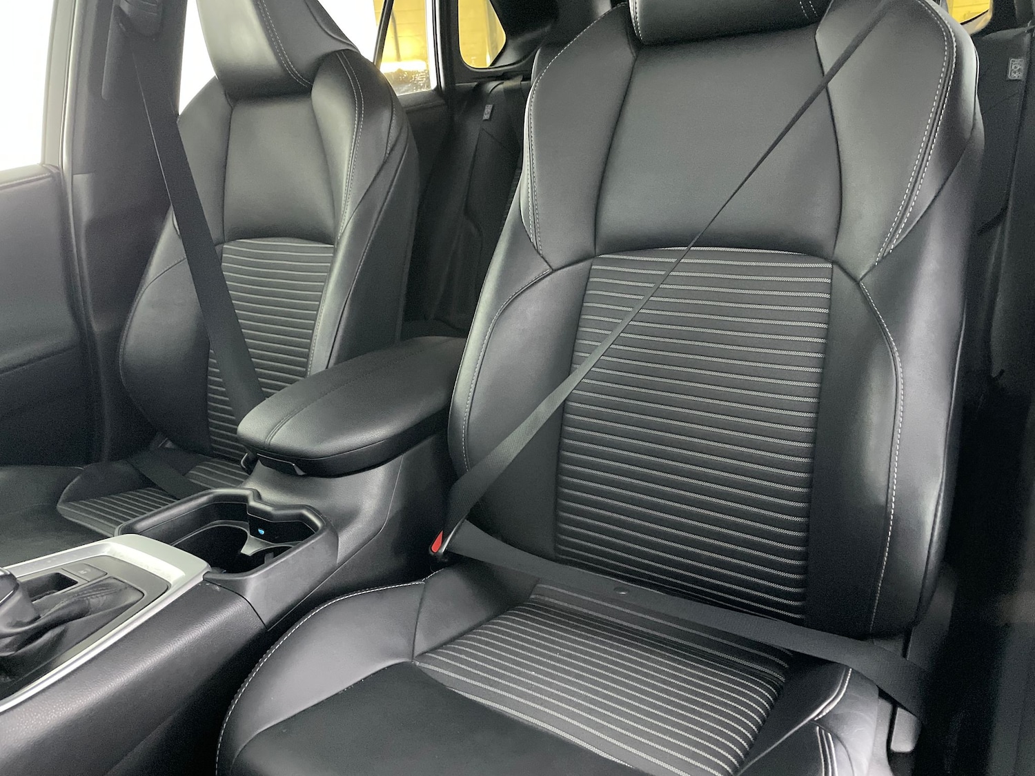 Used Toyota RAV4 2021 for sale - 76946494: Photo 15