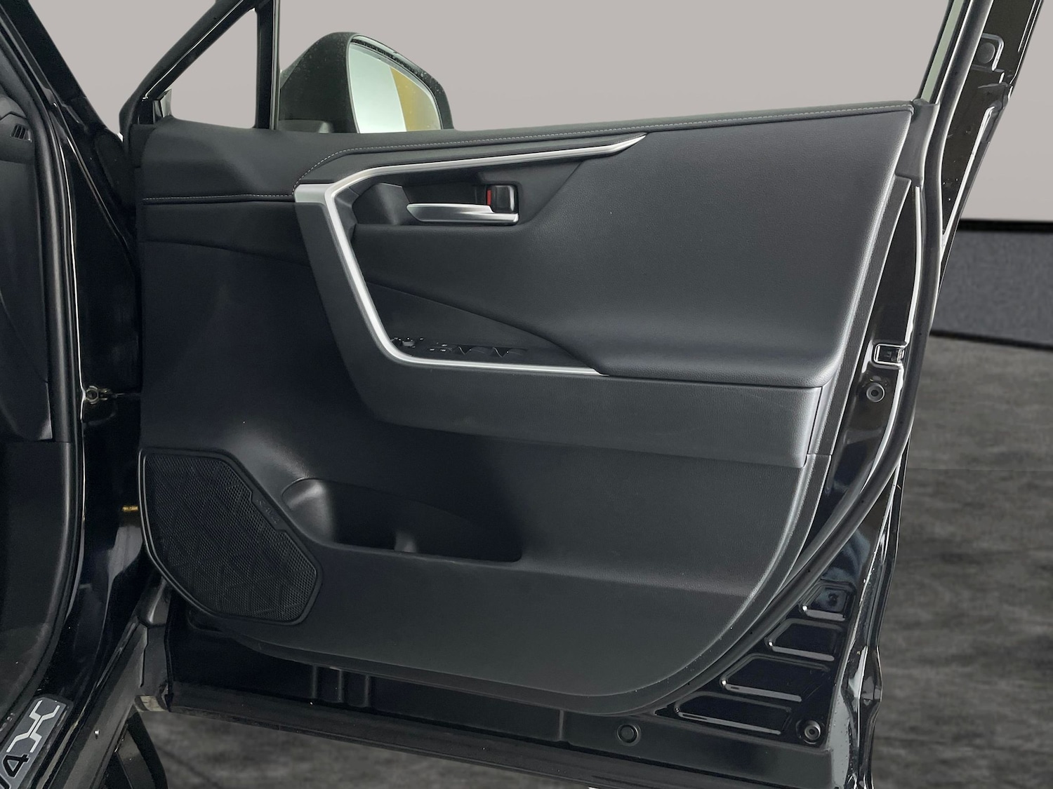 Used Toyota RAV4 2021 for sale - 76946494: Photo 37