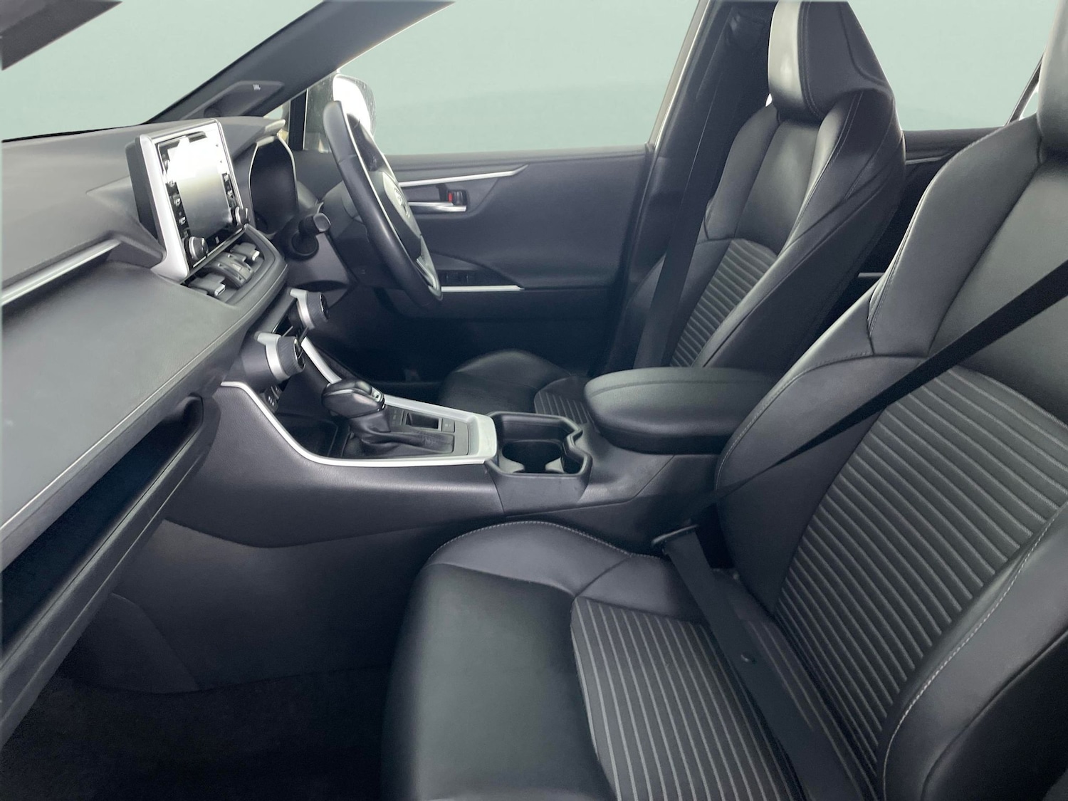 Used Toyota RAV4 2021 for sale - 76946494: Photo 4