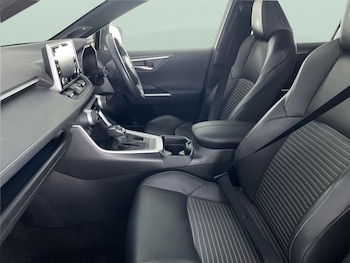 Used Toyota RAV4 2021 for sale - 76946494: Photo