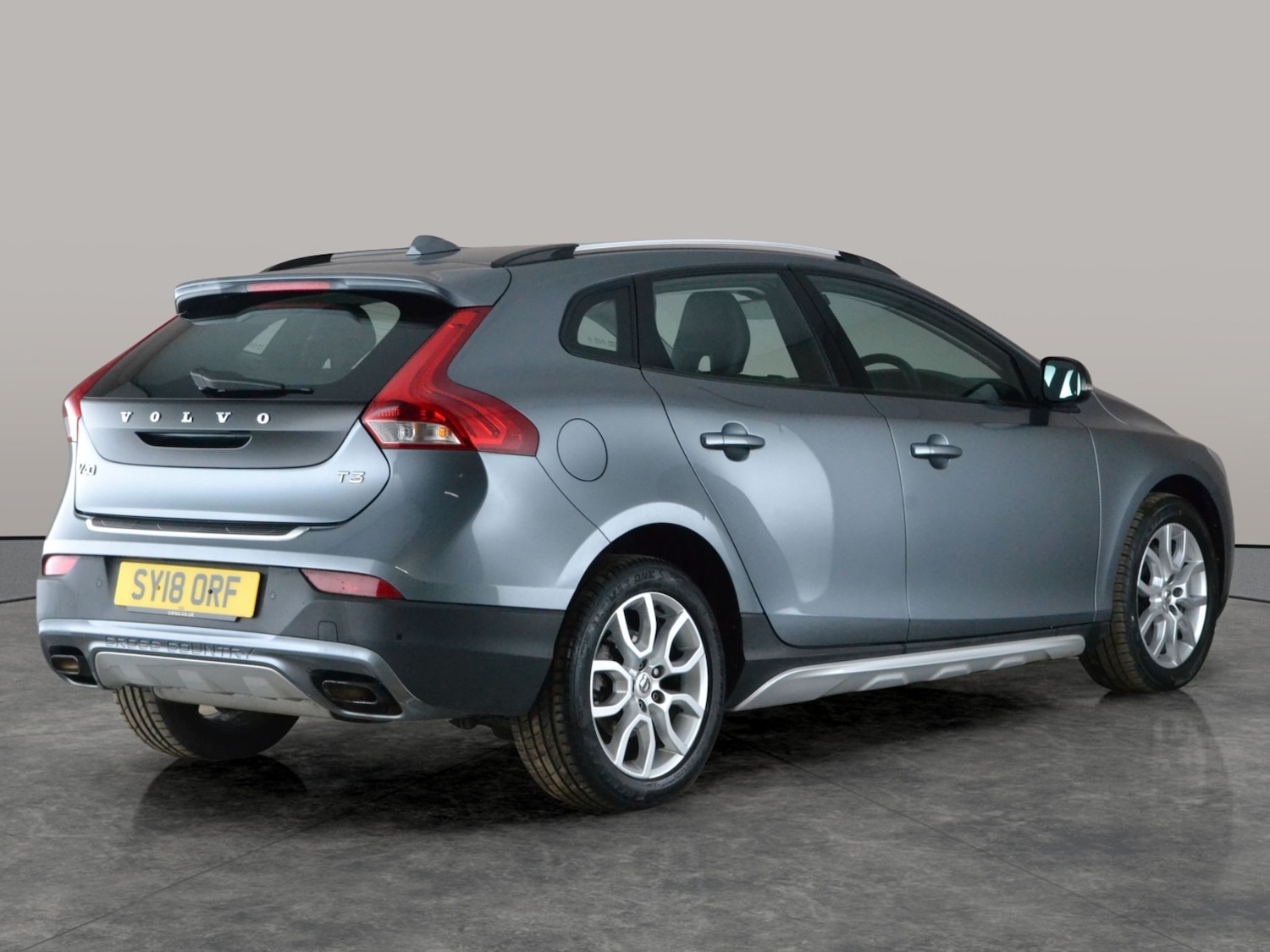 Used Volvo V40 Cross Country 2018 for sale - 77888987: Photo 10