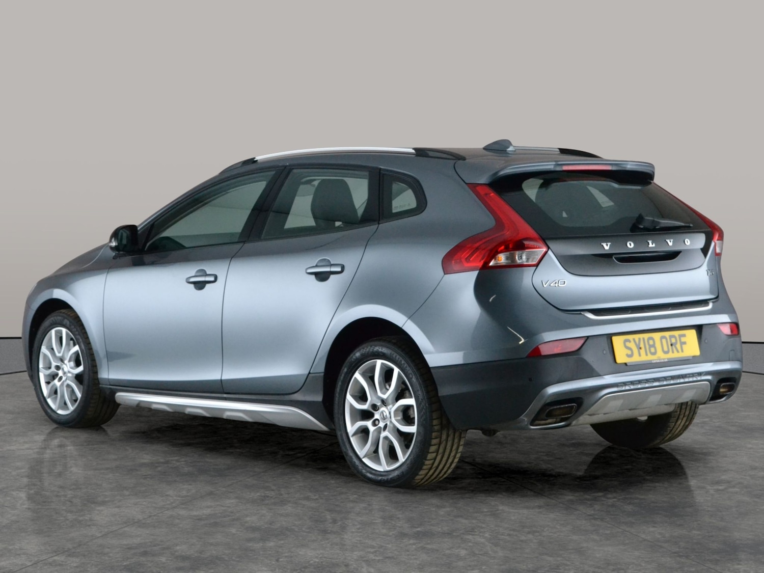 Used Volvo V40 Cross Country 2018 for sale - 77888987: Photo 12