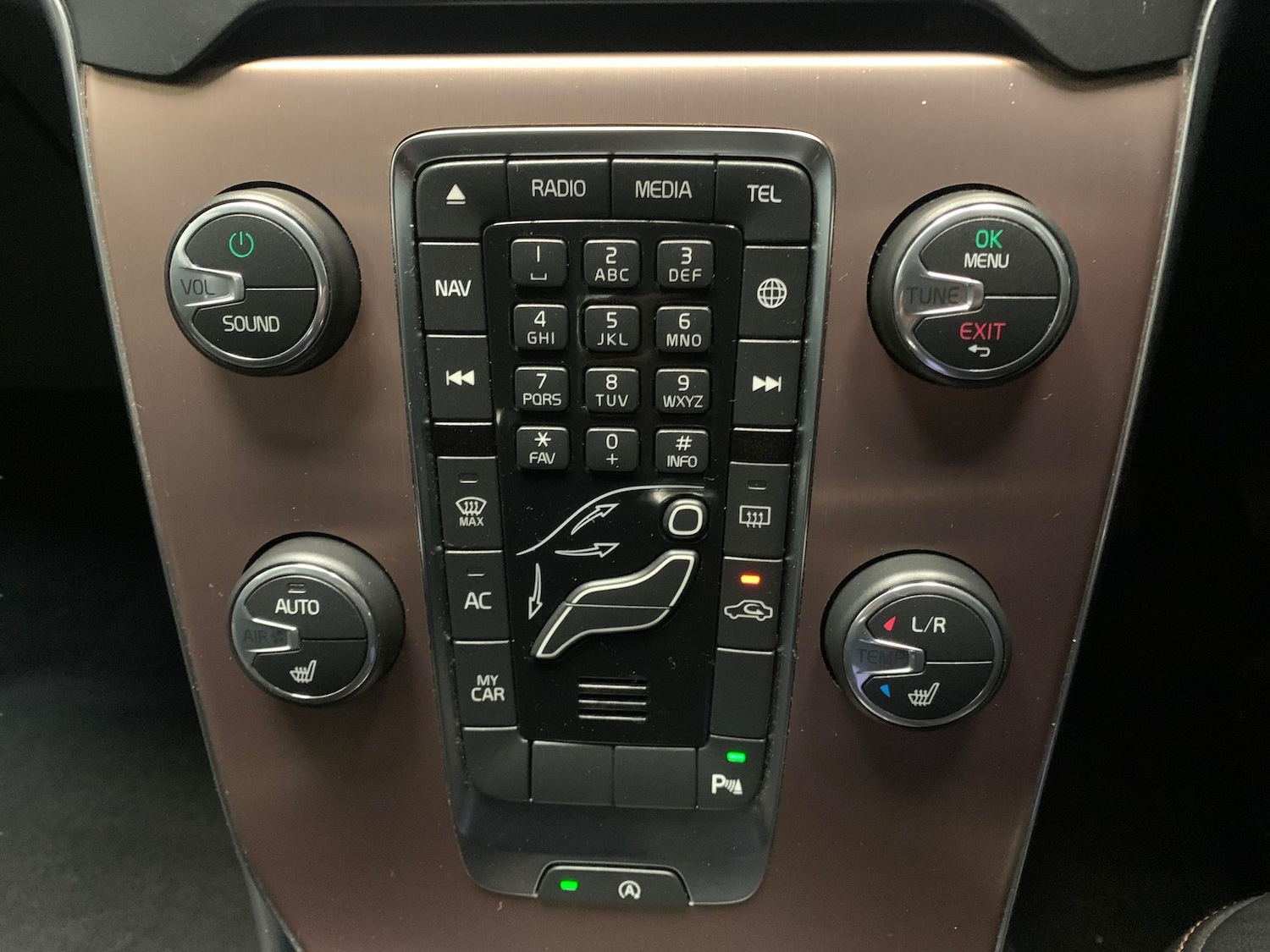 Used Volvo V40 Cross Country 2018 for sale - 77888987: Photo 15