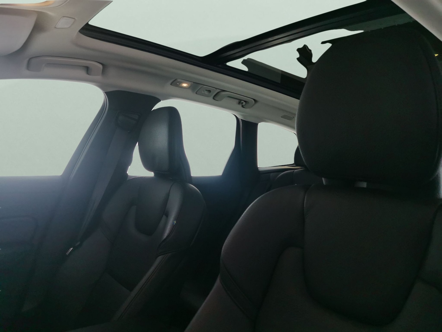 Used Volvo XC60 2022 for sale - 77614992: Photo 5