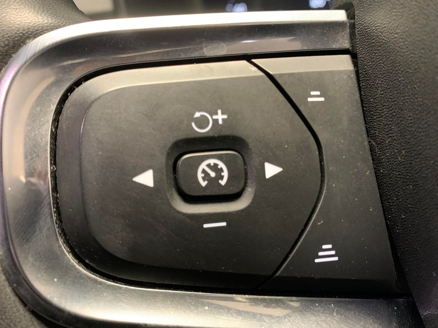 Used Volvo XC40 2021 for sale - 77047972: Photo 17