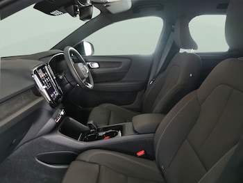 Used Volvo XC40 2023 for sale - 79474392: Photo