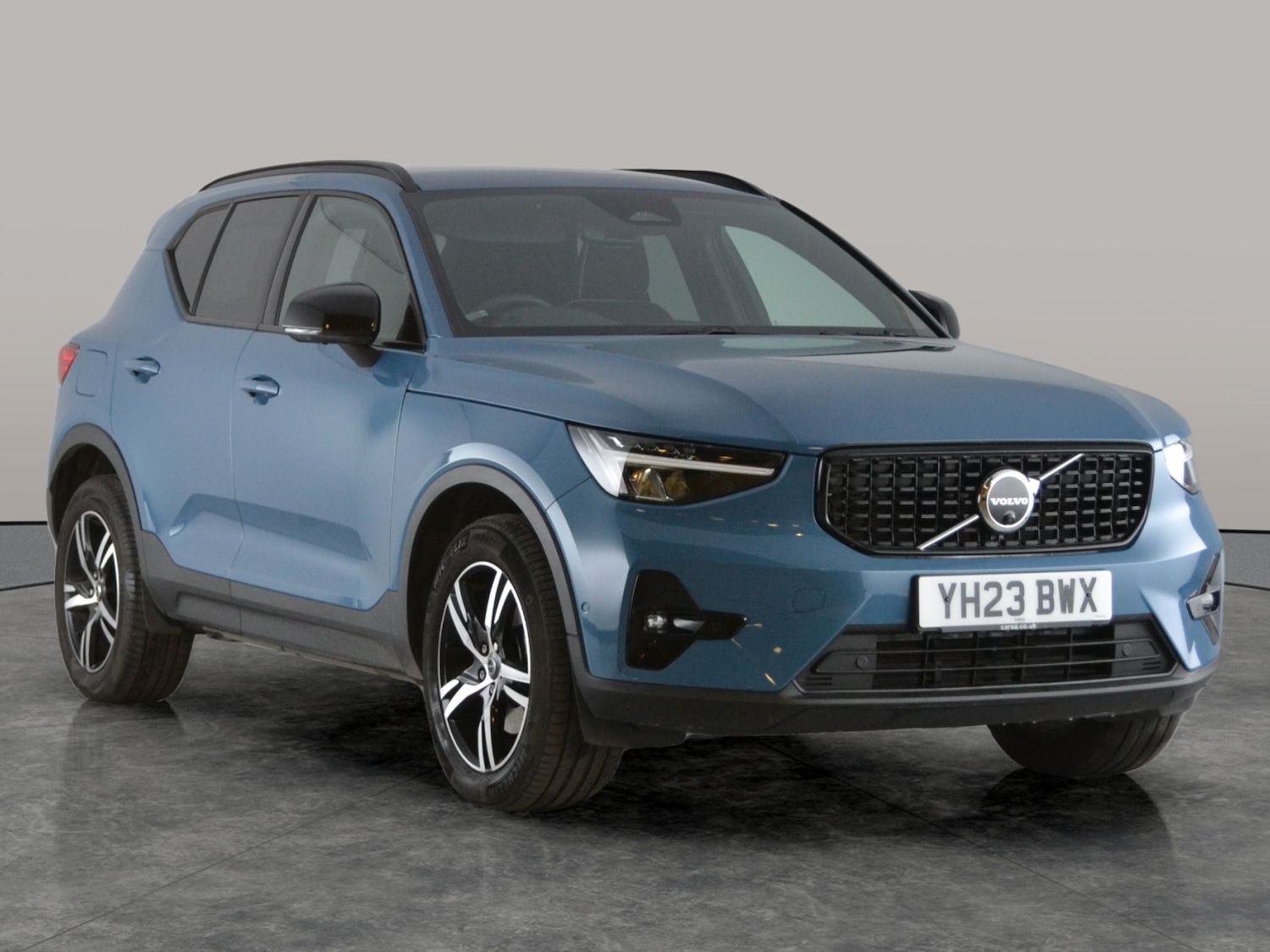Used Volvo XC40 2023 for sale - 77198705: Photo 11
