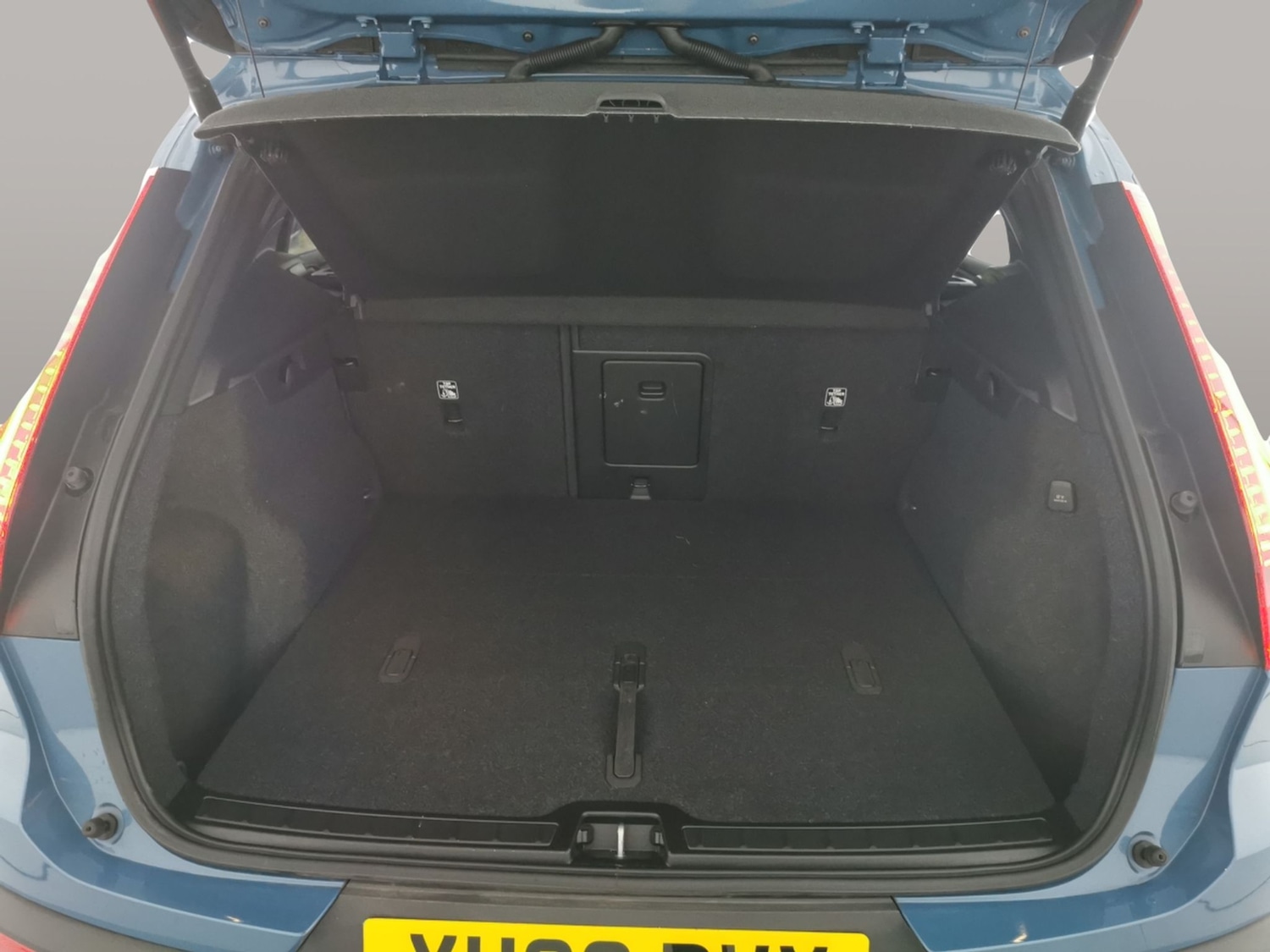 Used Volvo XC40 2023 for sale - 77198705: Photo 31