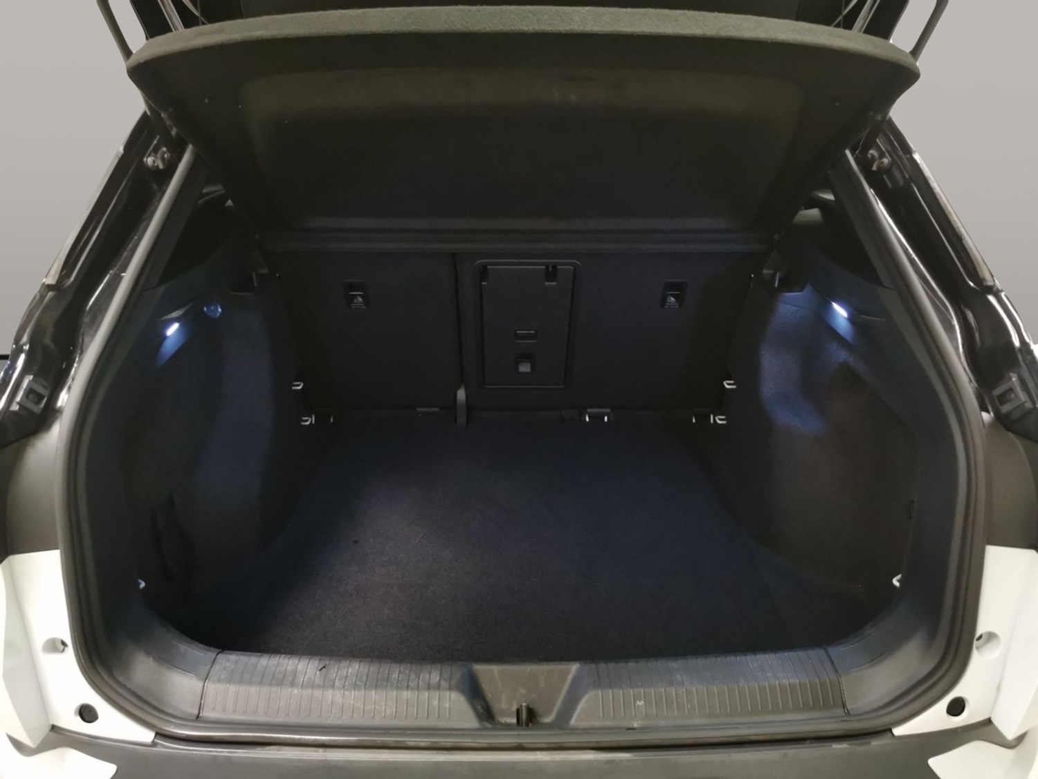 Used Volkswagen ID.4 2021 for sale - 76612337: Photo 36