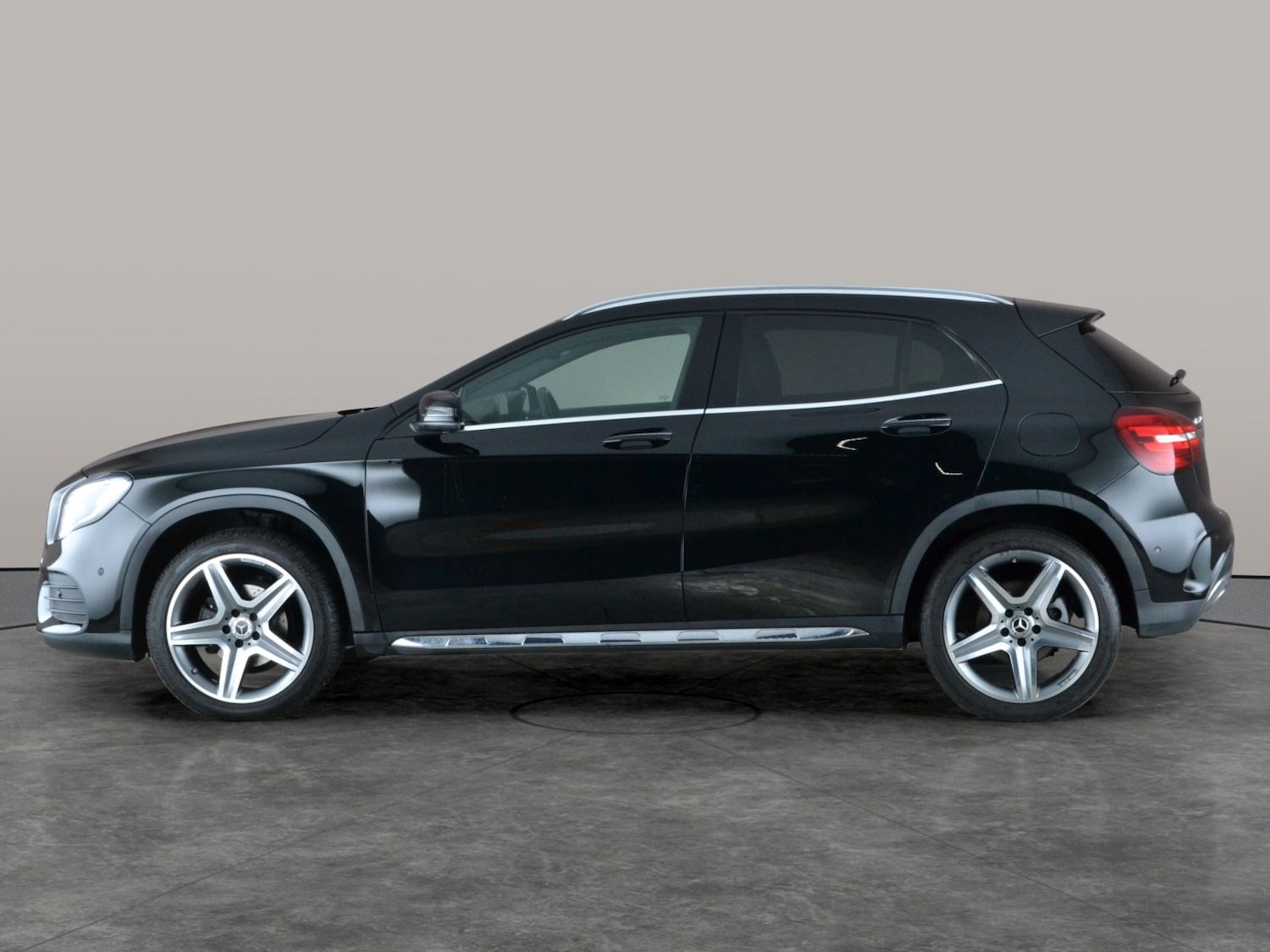 Used Mercedes-Benz GLA 2019 for sale - 76999623: Photo 14