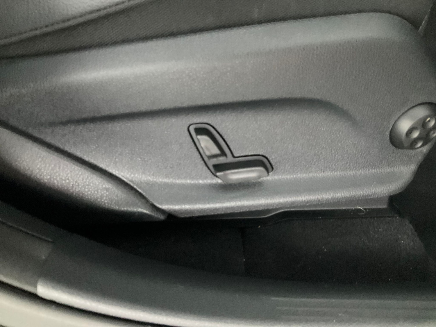 Used Mercedes-Benz EQC 2022 for sale - 76356098: Photo 21