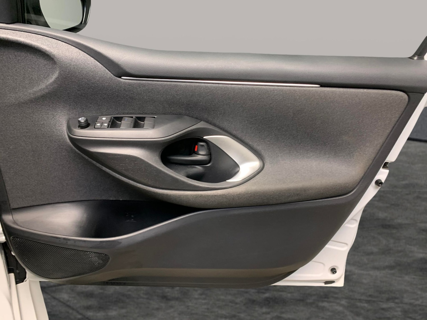 Used Toyota Yaris 2021 for sale - 76984432: Photo 28