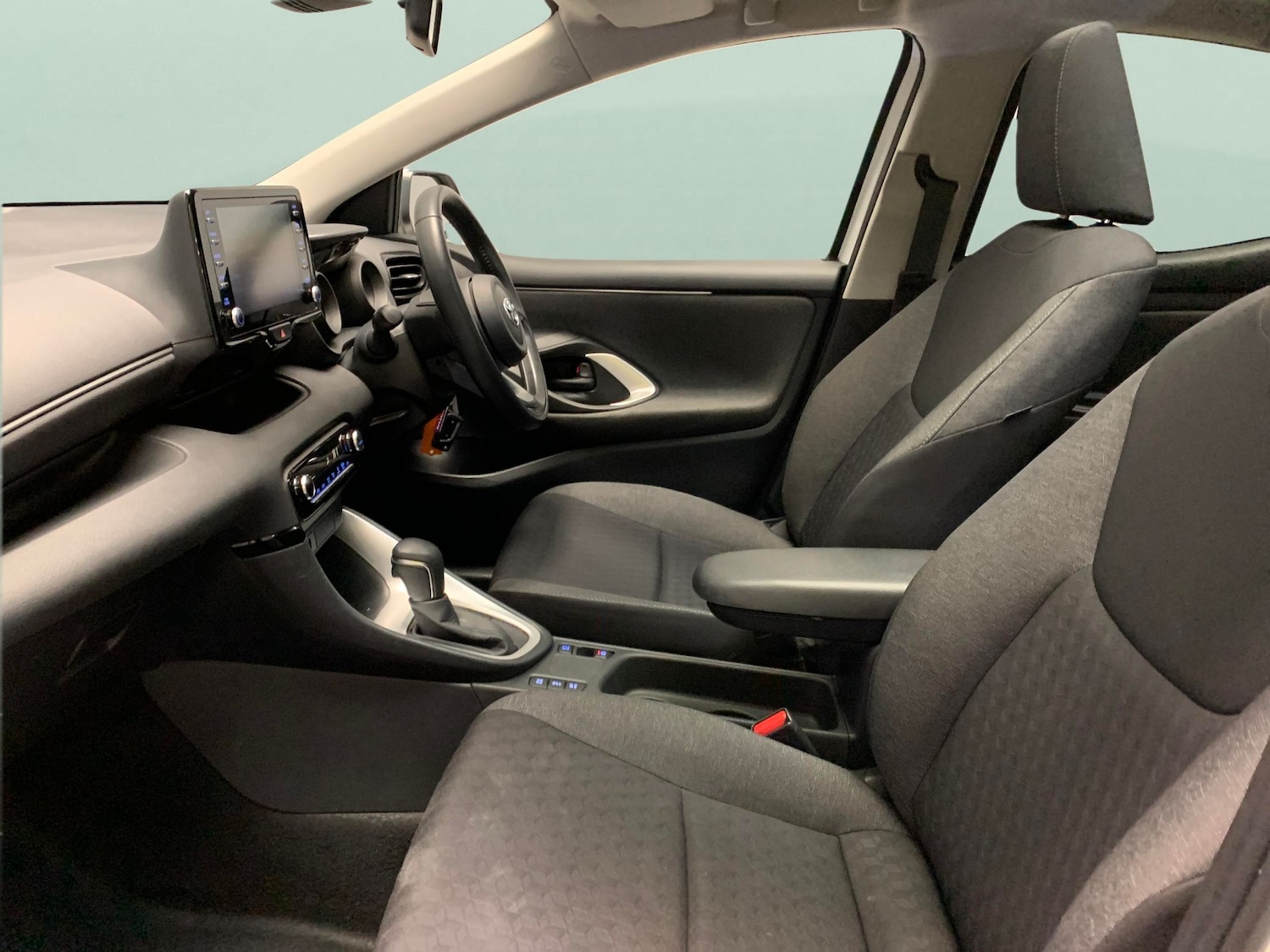 Used Toyota Yaris 2021 for sale - 76984432: Photo 4