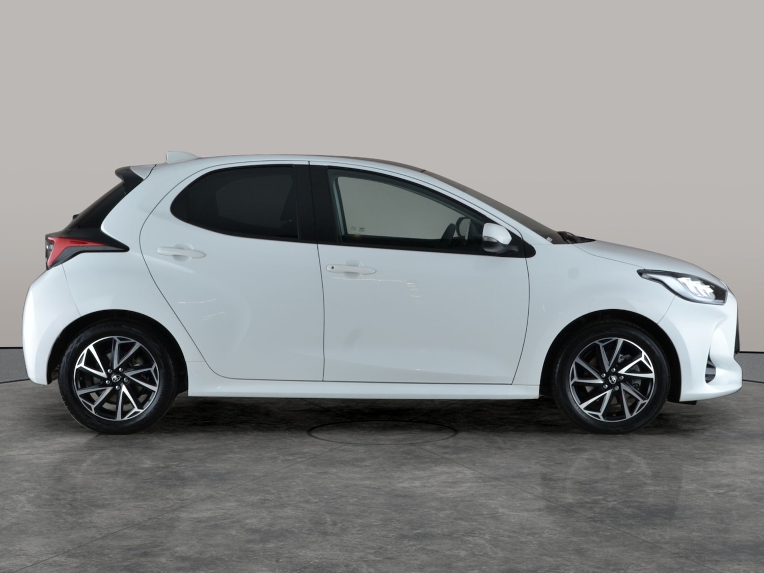 Used Toyota Yaris 2021 for sale - 76984432: Photo 9