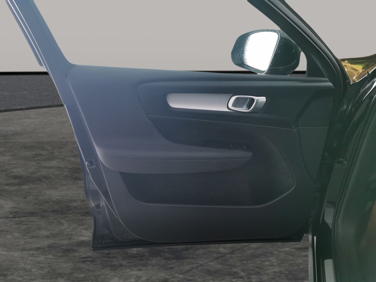 Used Volvo XC40 2023 for sale - 77635695: Photo 25