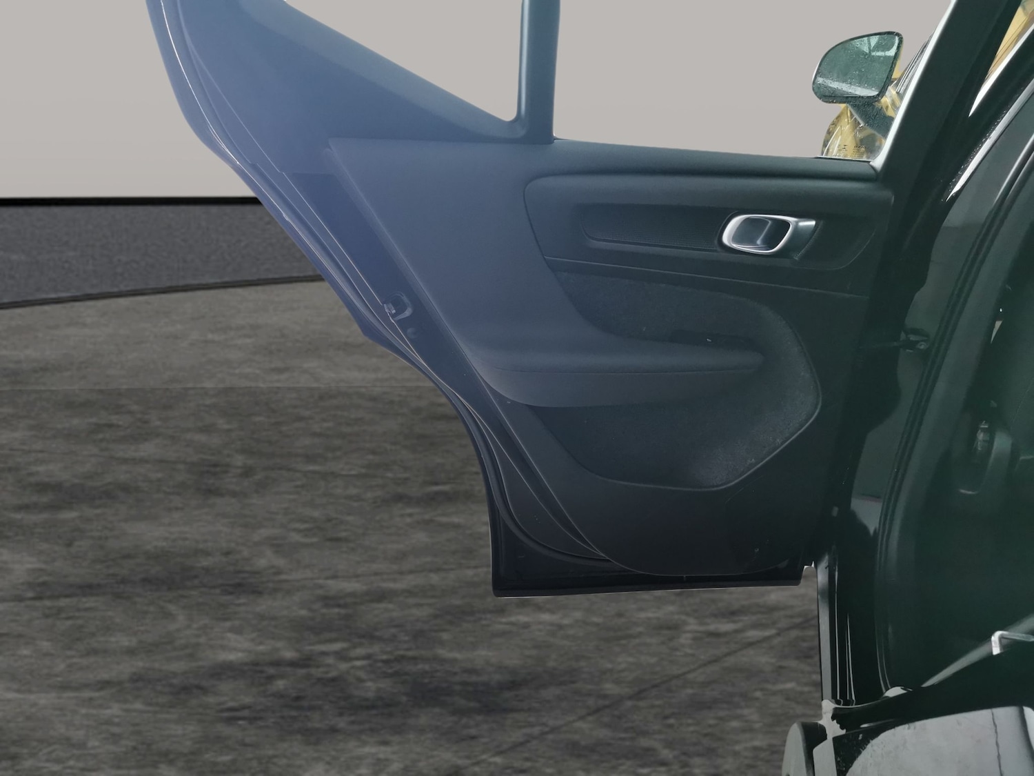 Used Volvo XC40 2023 for sale - 77635695: Photo 26