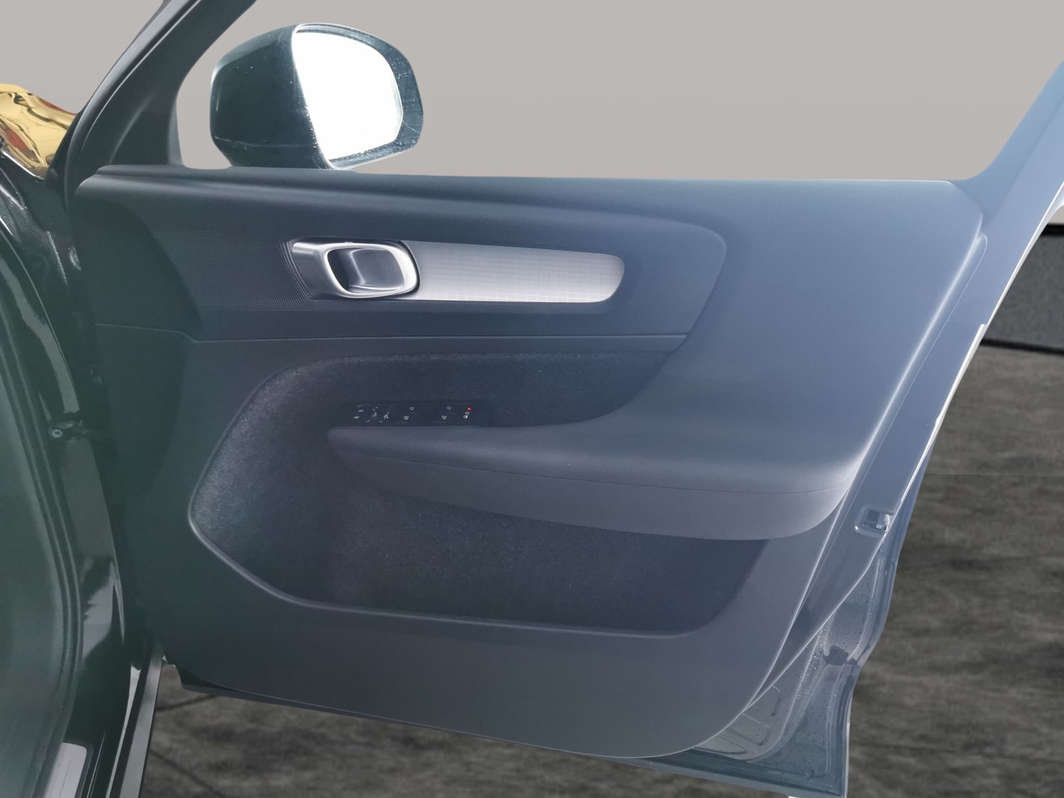 Used Volvo XC40 2023 for sale - 77635695: Photo 27