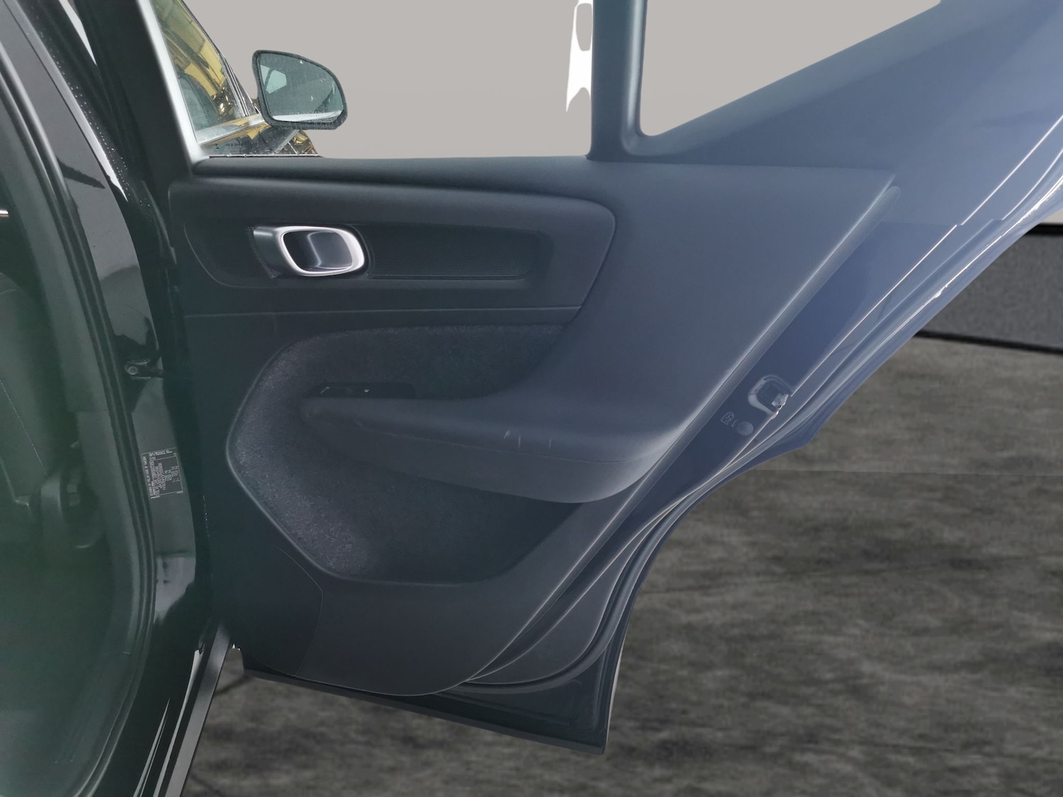 Used Volvo XC40 2023 for sale - 77635695: Photo 28