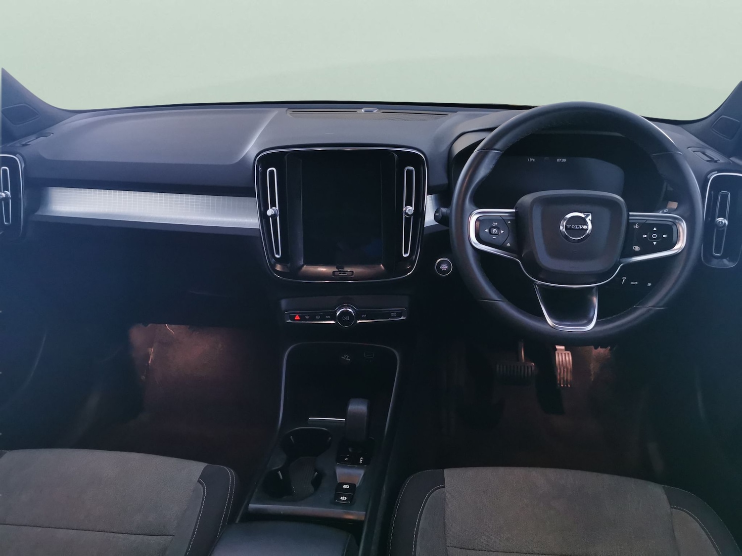 Used Volvo XC40 2023 for sale - 77635695: Photo 6