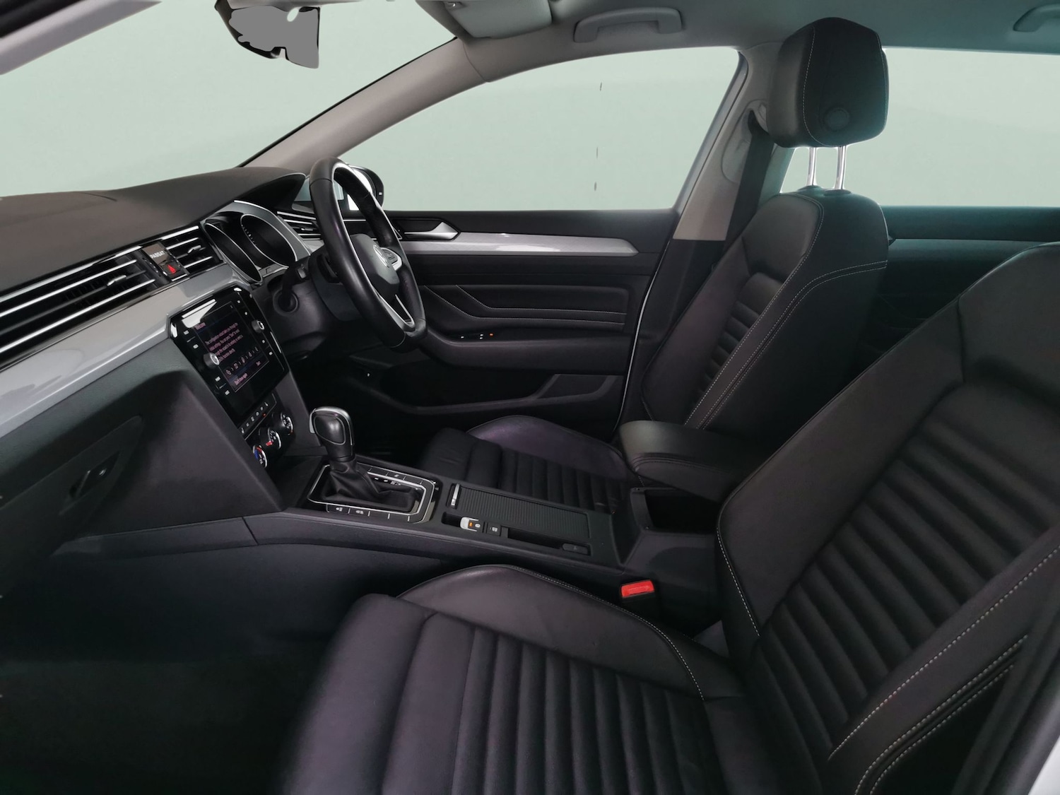 Used Volkswagen Passat 2023 for sale - 77743320: Photo 4