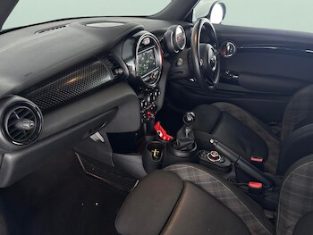 Used MINI Hatch 2018 for sale - 76450192: Photo