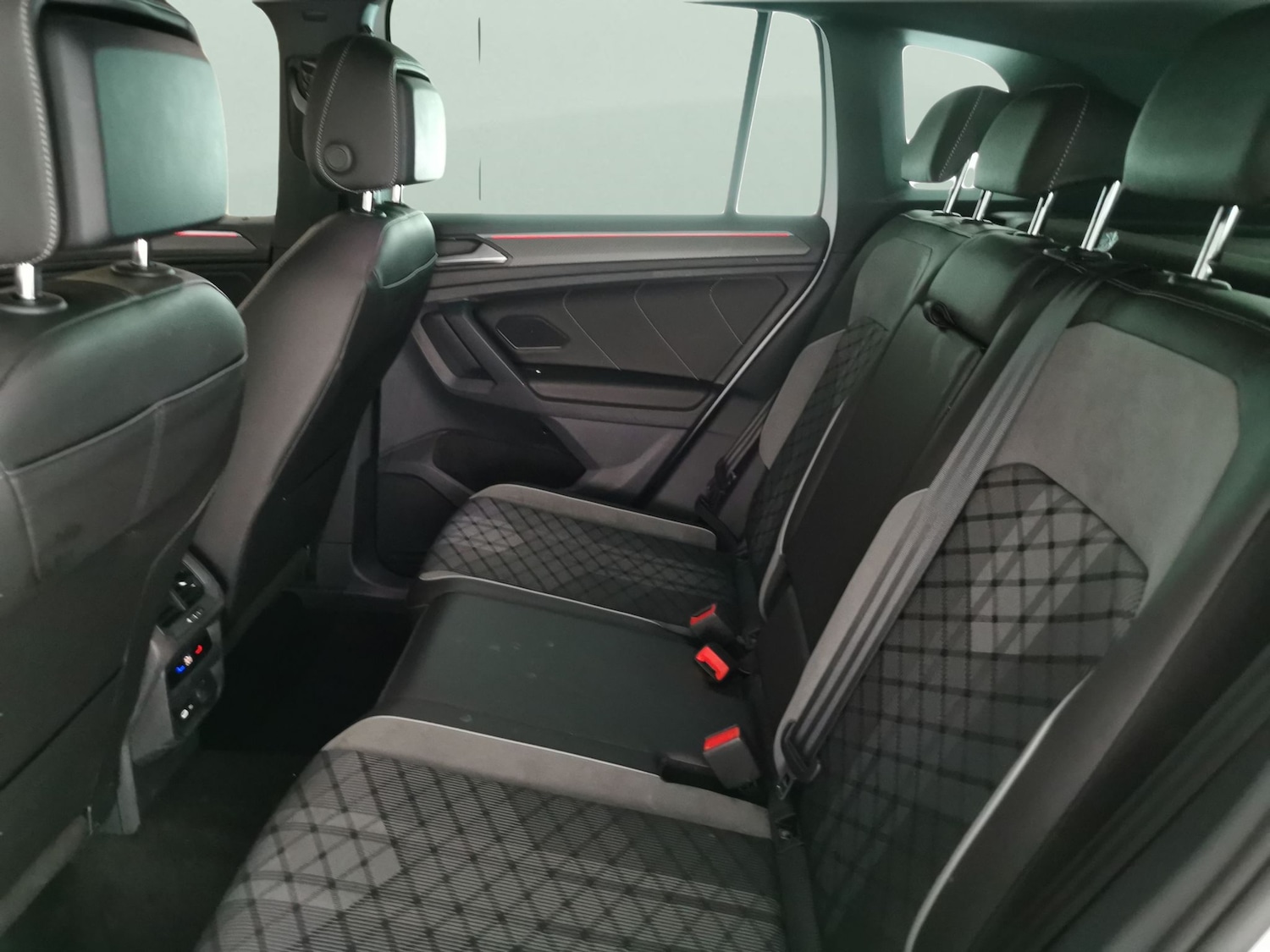 Used Volkswagen Tiguan 2023 for sale - 77974340: Photo 32