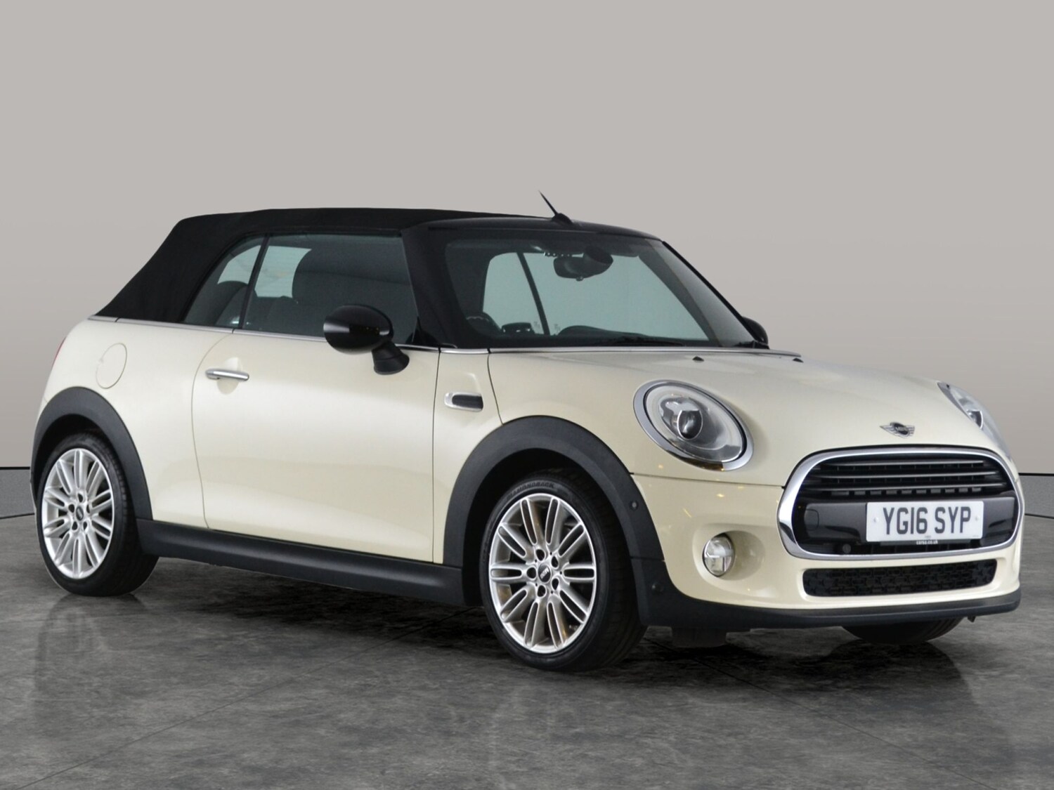 Used MINI Convertible 2016 for sale - 76379172: Photo 15