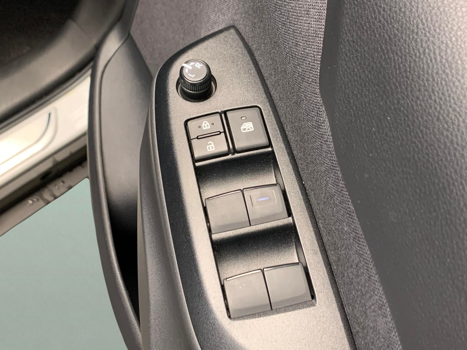 Used Toyota Yaris Cross 2024 for sale - 76808111: Photo 14