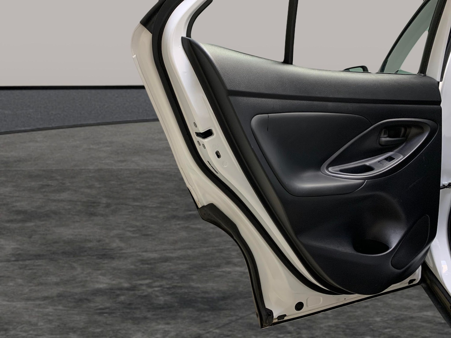 Used Toyota Yaris Cross 2024 for sale - 76808111: Photo 29