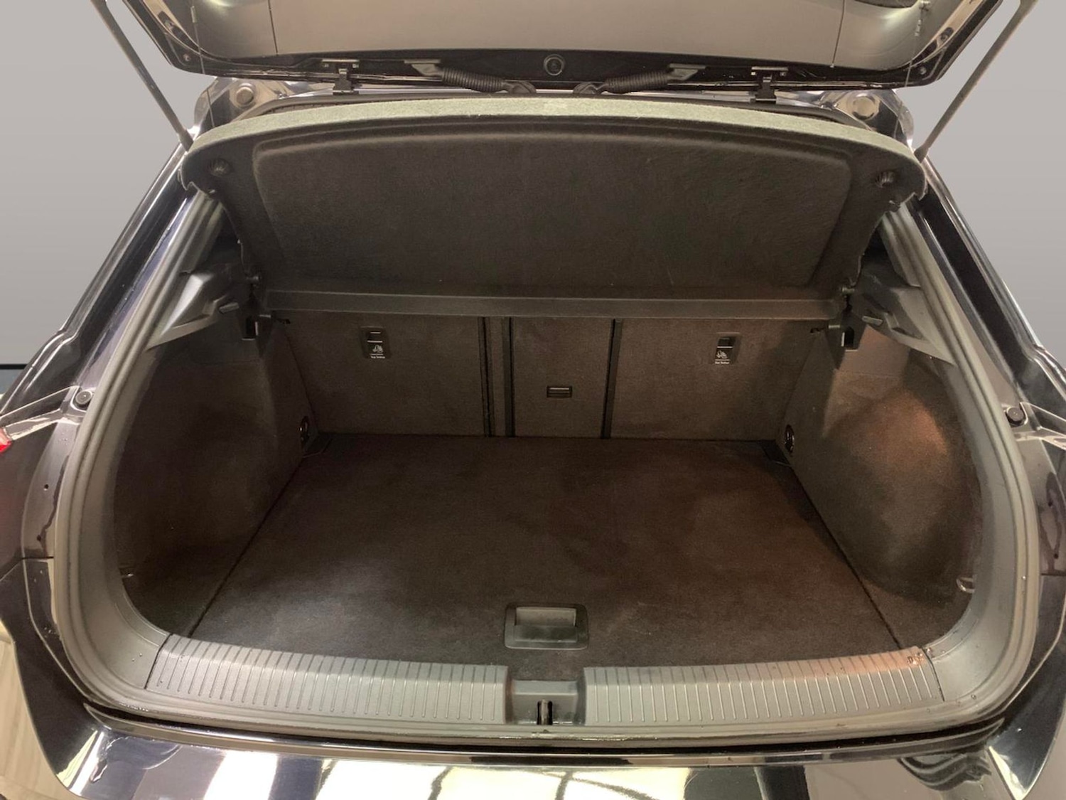 Used Volkswagen T-Roc 2019 for sale - 77543022: Photo 28