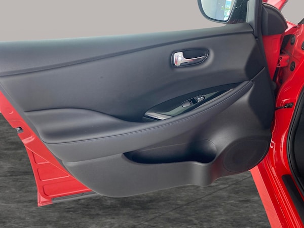 Used Nissan Leaf 2021 for sale - 76290642: Photo 33