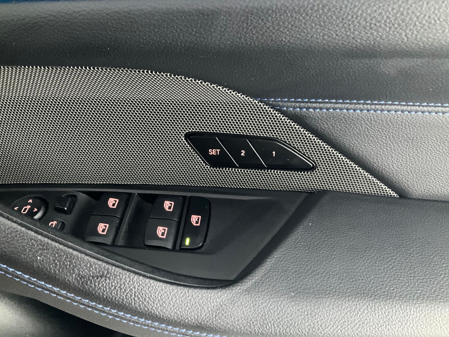 Used BMW i4 2022 for sale - 76568280: Photo 17