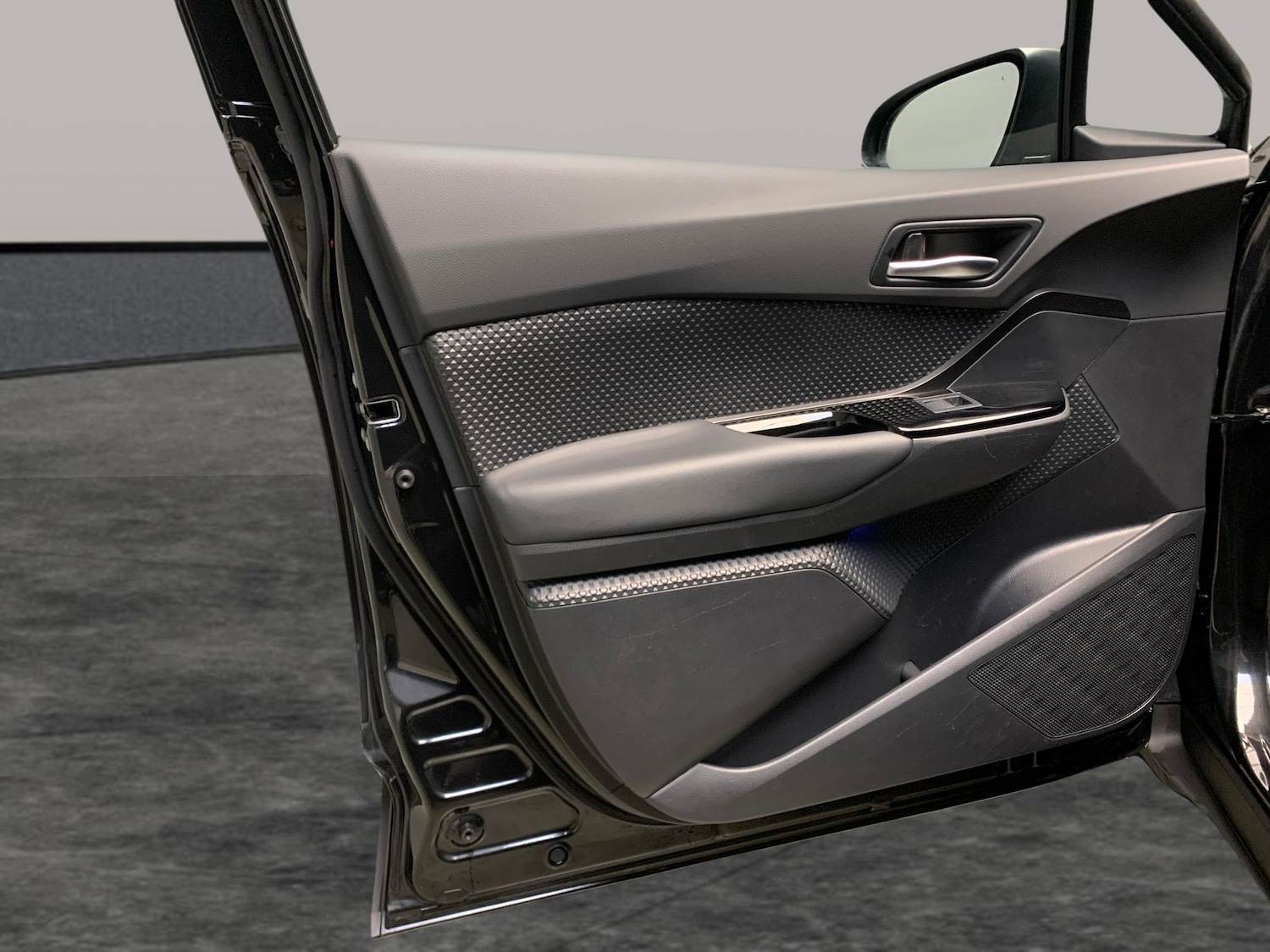 Used Toyota C-HR 2022 for sale - 76937765: Photo 23