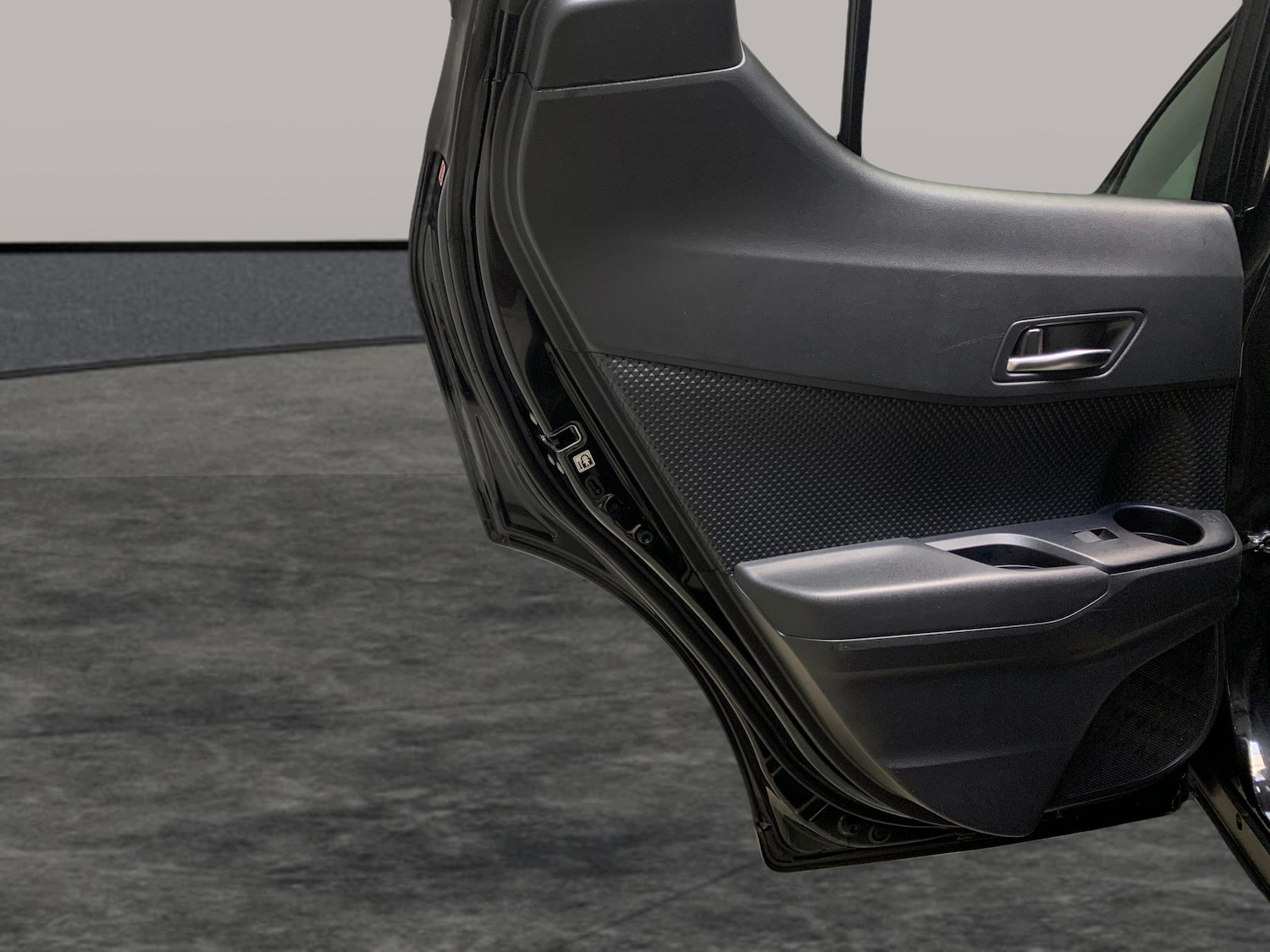 Used Toyota C-HR 2022 for sale - 76937765: Photo 24