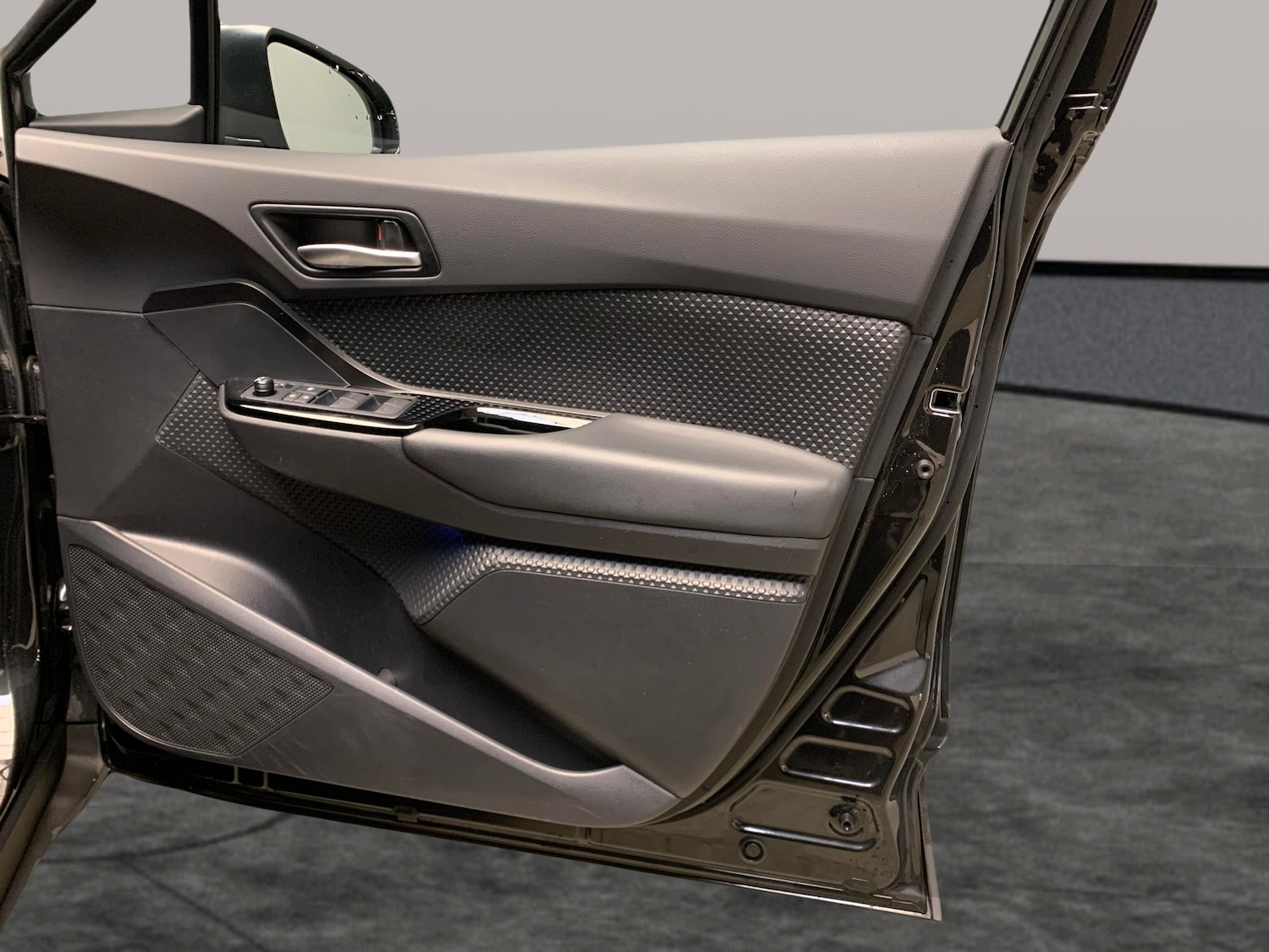 Used Toyota C-HR 2022 for sale - 76937765: Photo 26