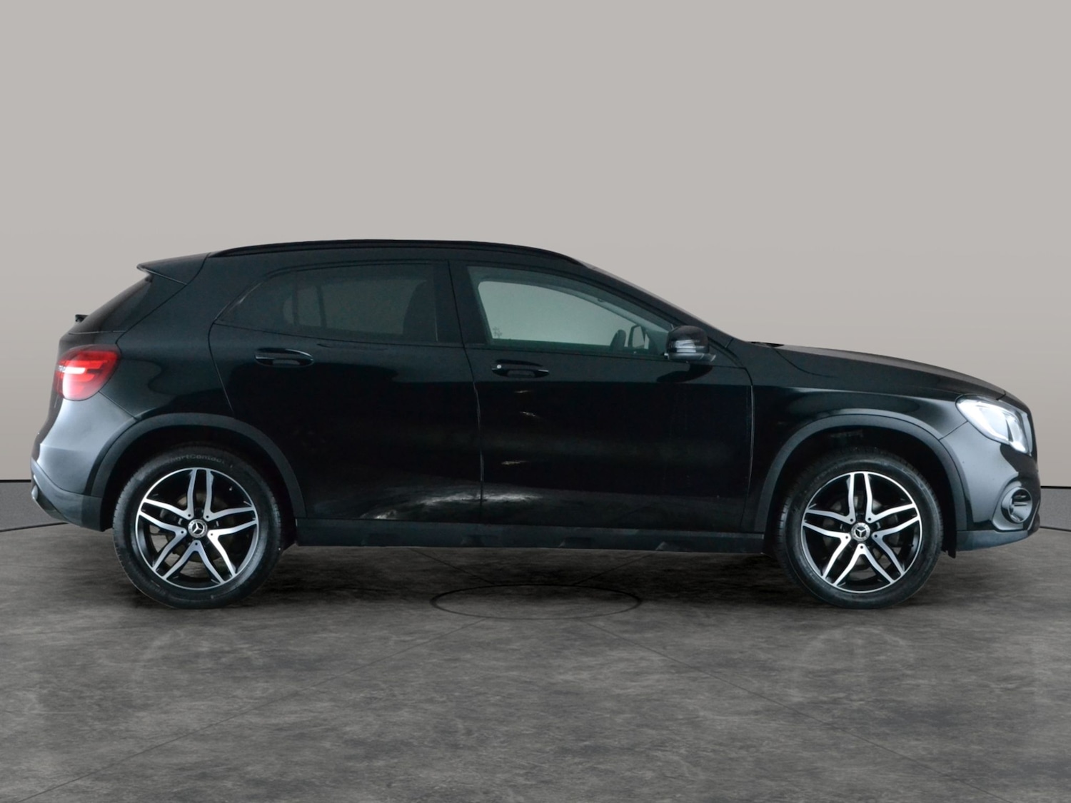 Used Mercedes-Benz GLA 2019 for sale - 77447805: Photo 8