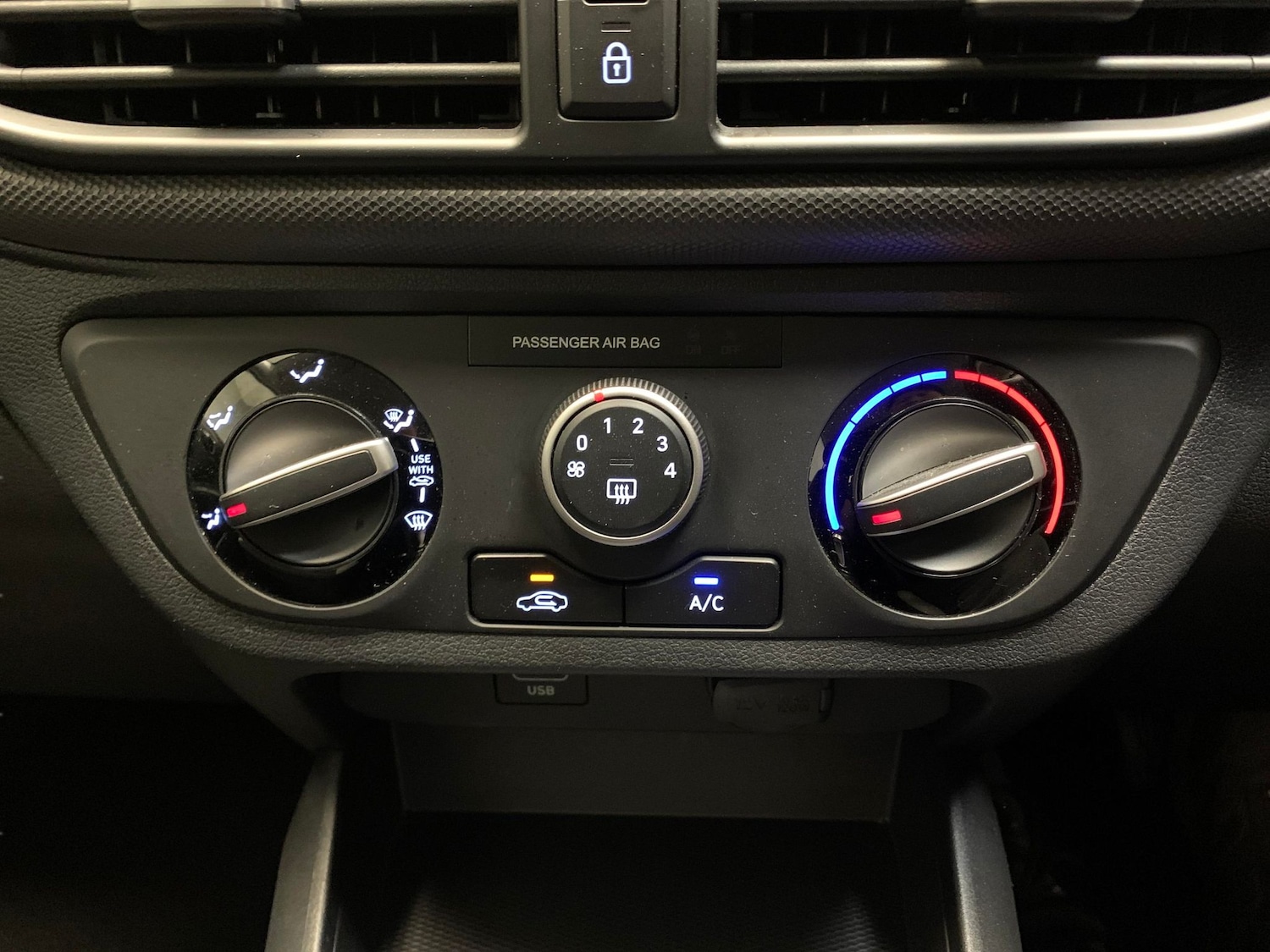 Used Hyundai i10 2022 for sale - 76847616: Photo 21