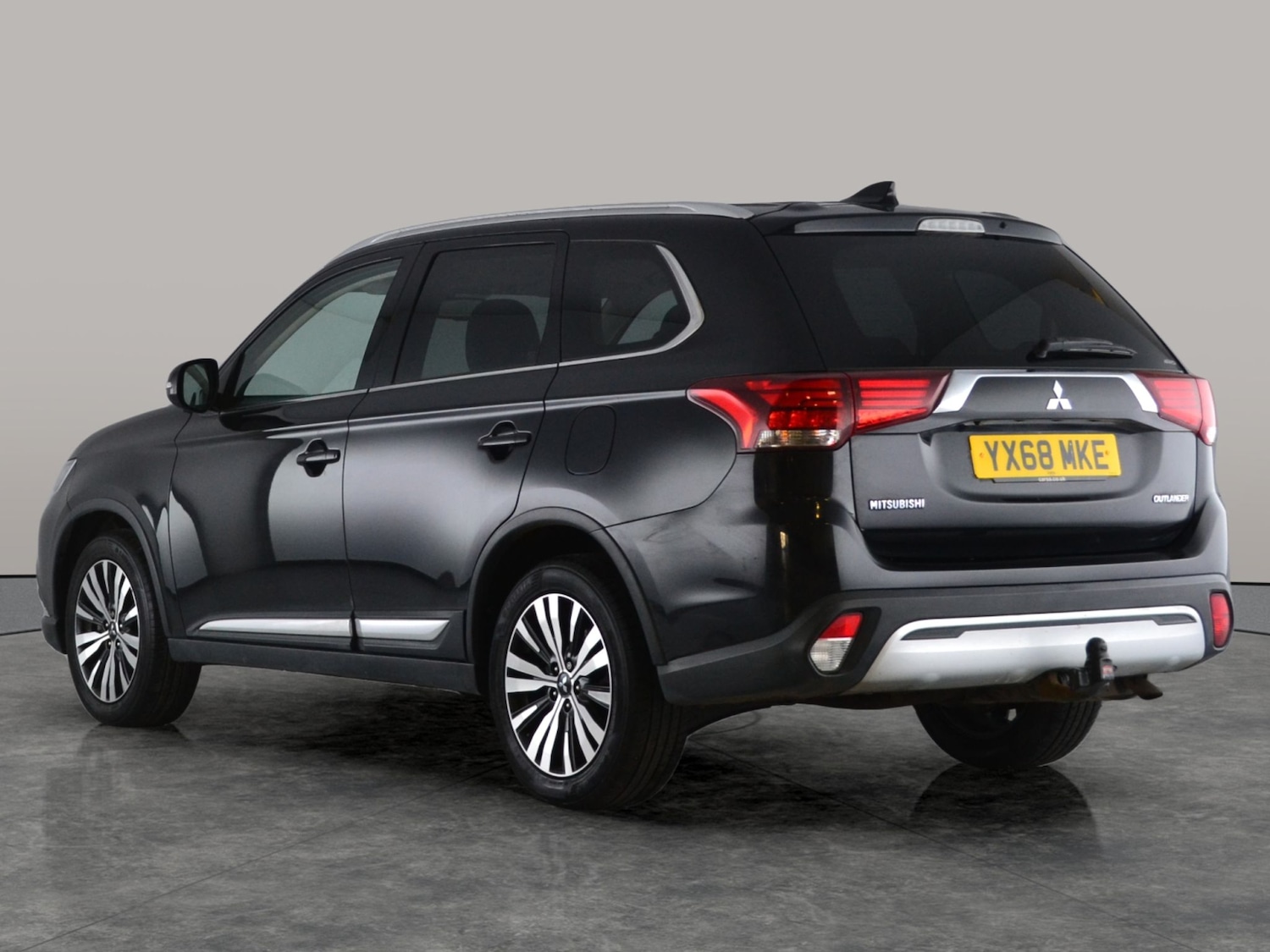 Used Mitsubishi Outlander 2018 for sale - 77053067: Photo 8