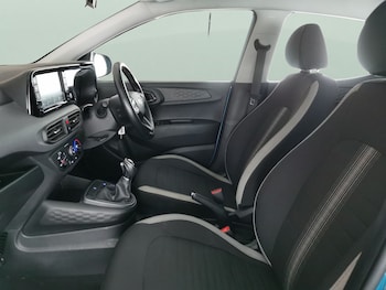 Used Hyundai i10 2022 for sale - 77312584: Photo