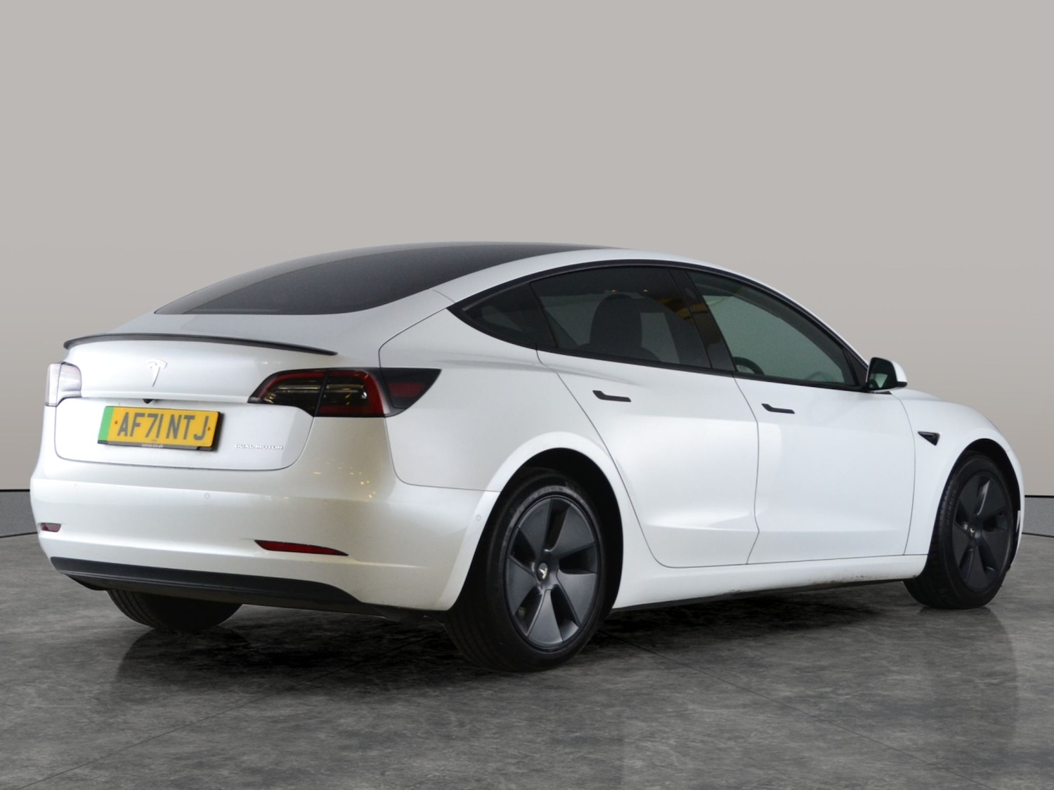 Used Tesla Model 3 2021 for sale - 76382943: Photo 17