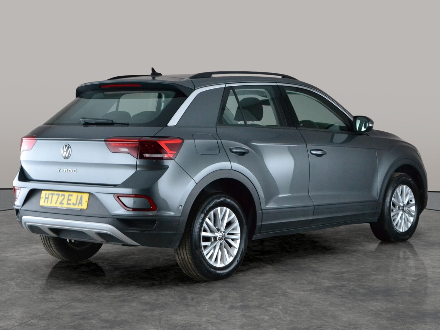 Used Volkswagen T-Roc 2023 for sale - 77928232: Photo 8