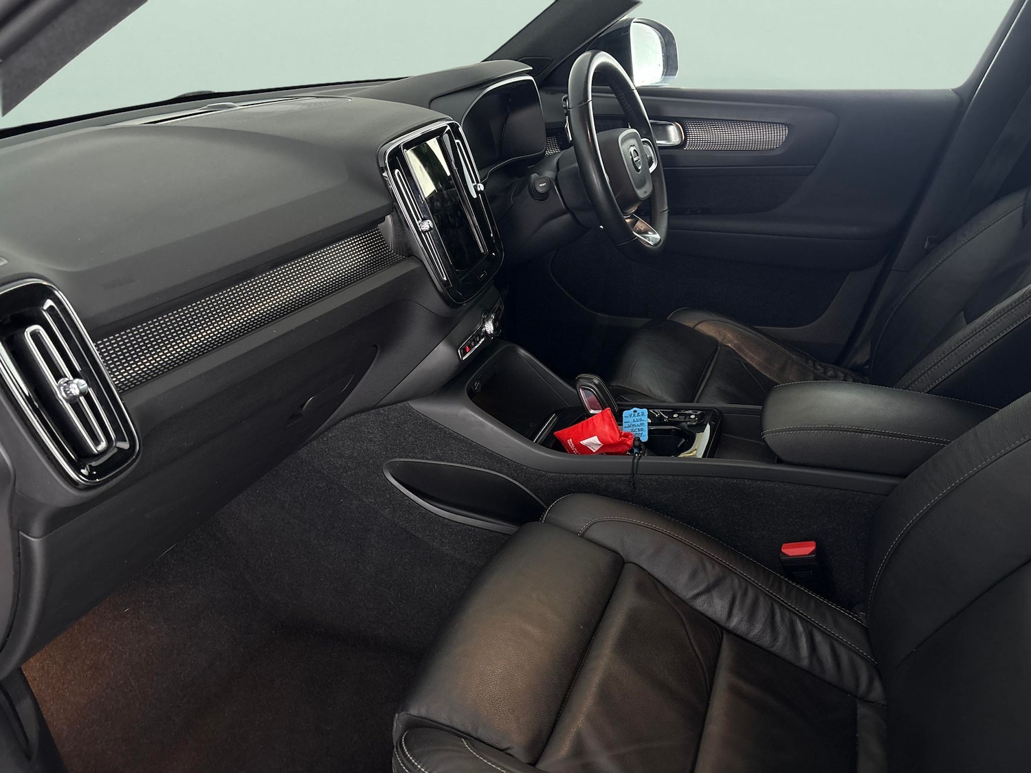 Used Volvo XC40 2022 for sale - 77094413: Photo 4