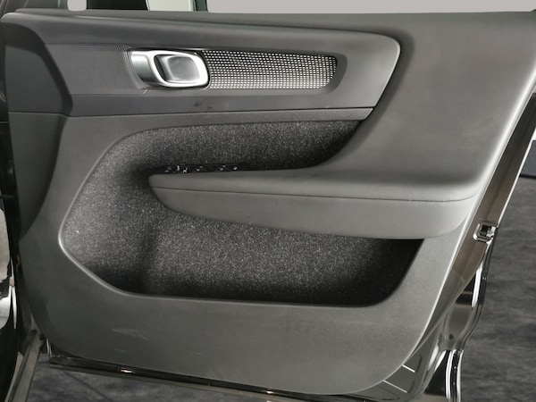 Used Volvo XC40 2020 for sale - 76310221: Photo 37