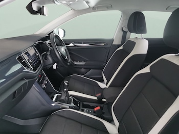 Used Volkswagen T-Roc 2018 for sale - 78774396: Photo