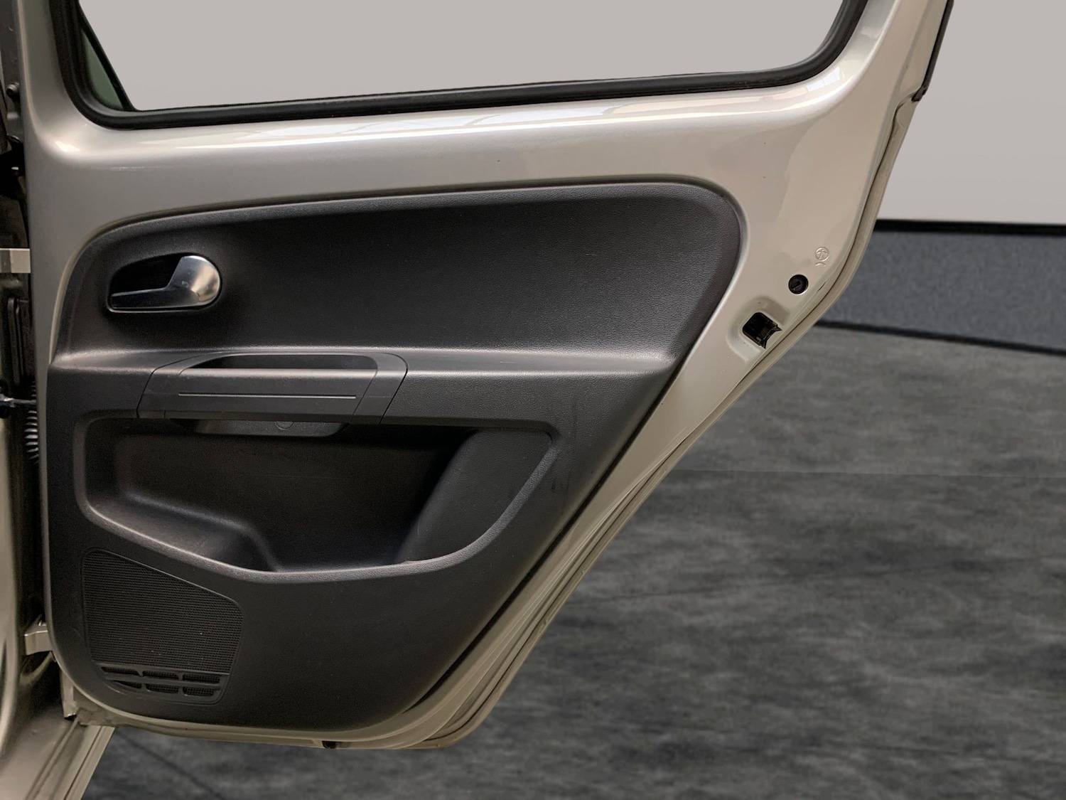 Used Volkswagen up! 2017 for sale - 77833672: Photo 23