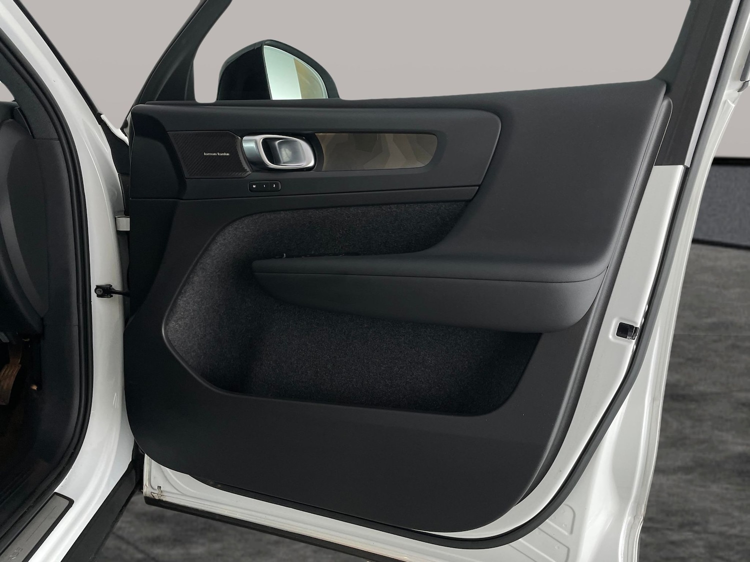 Used Volvo XC40 2022 for sale - 78082095: Photo 40