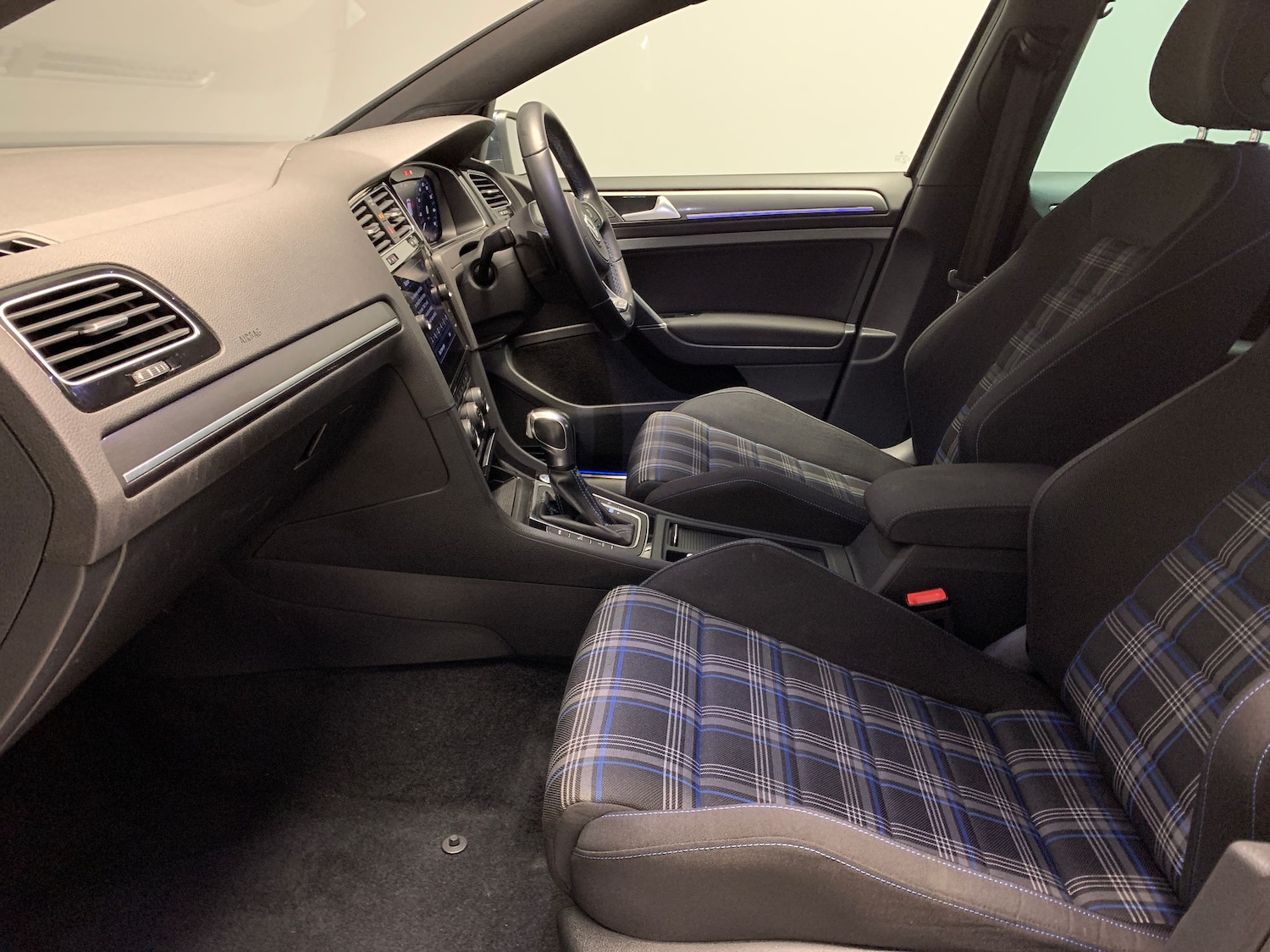 Used Volkswagen Golf 2020 for sale - 76480068: Photo 4