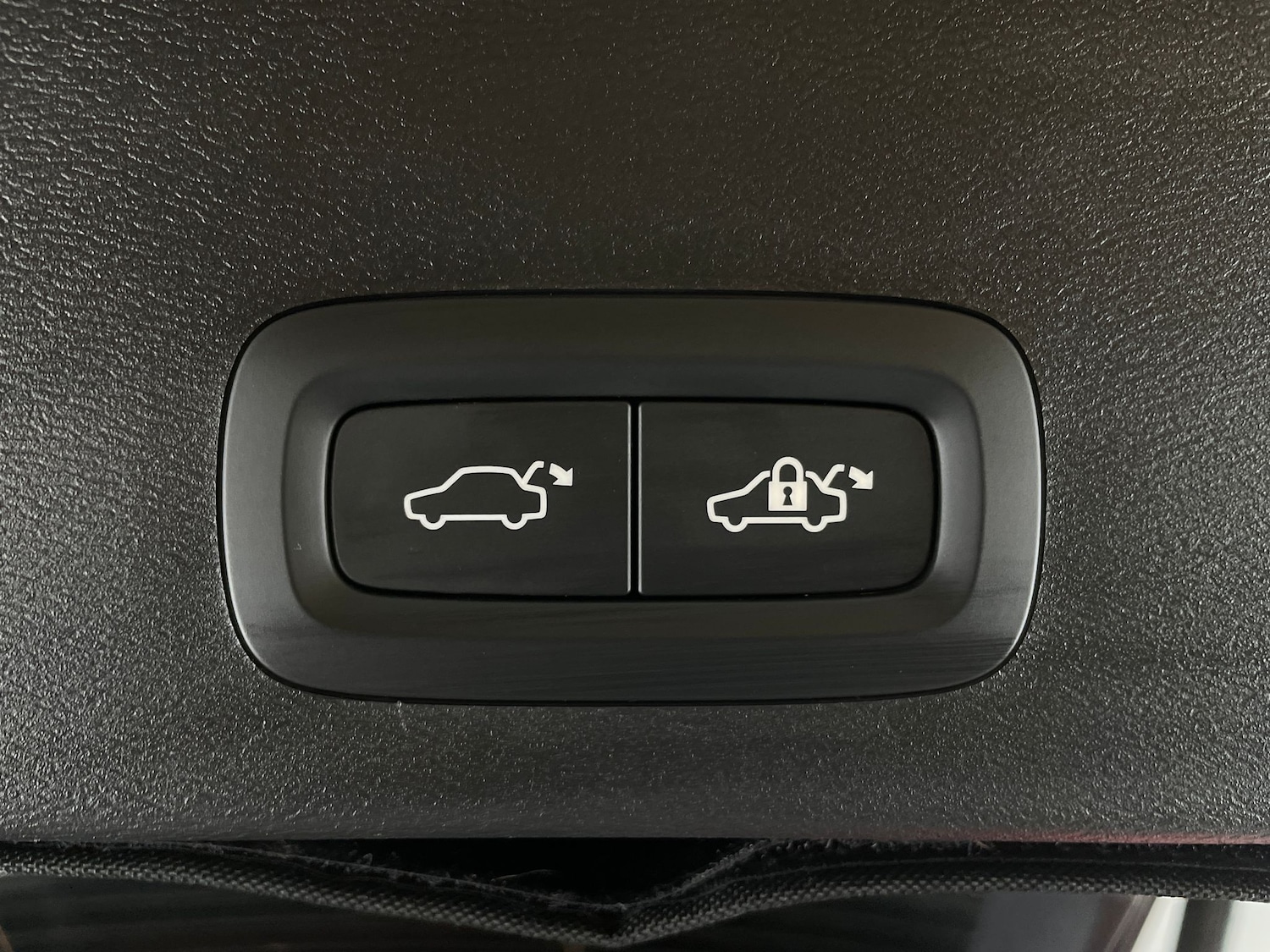 Used Volvo XC40 for sale - 77186690: Photo 16