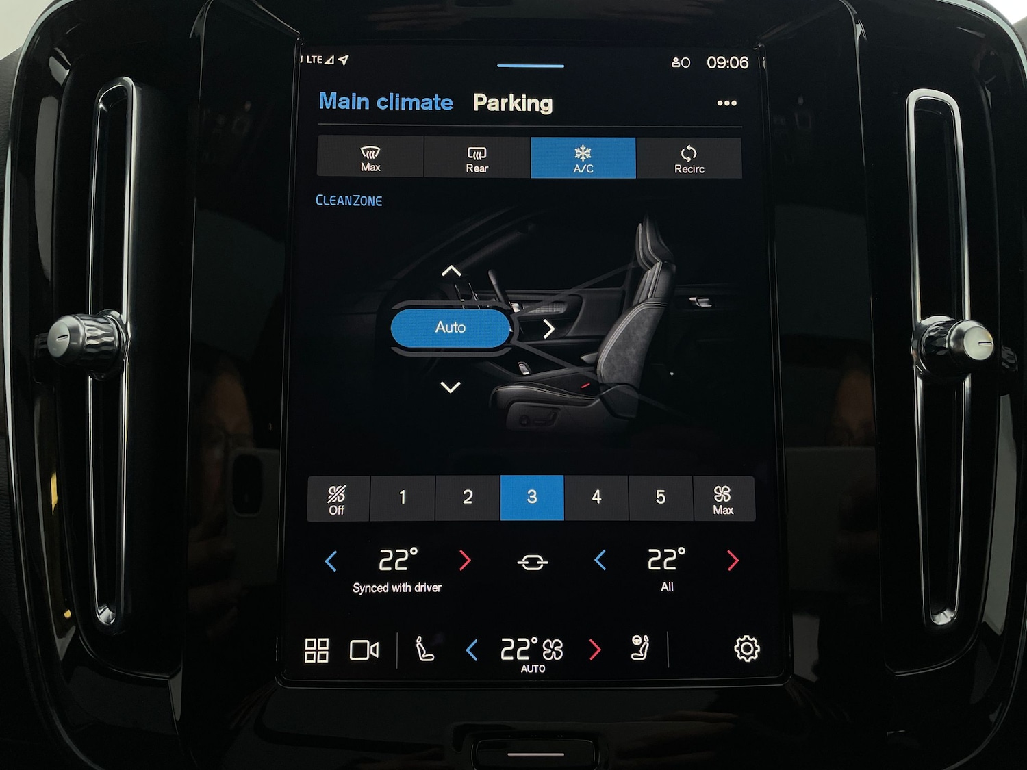 Used Volvo XC40 for sale - 77186690: Photo 23