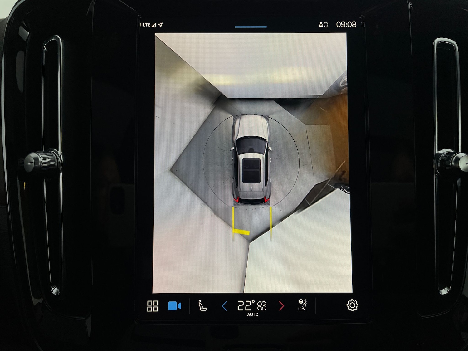 Used Volvo XC40 for sale - 77186690: Photo 30